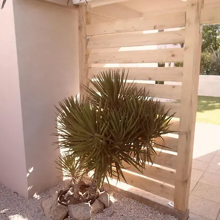 Modern Eingerichtete Mit Grosser Privater Terasse- Aussendusche Und By Interhome Apartment Zadar
