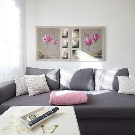 Modern Eingerichtete Mit Grosser Privater Terasse- Aussendusche Und By Interhome
